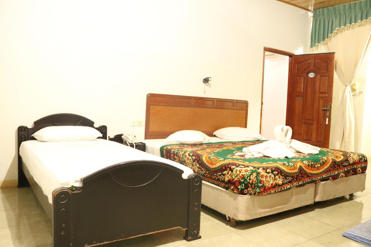 Green Park Beach Hotel Тринкомали Экстерьер фото